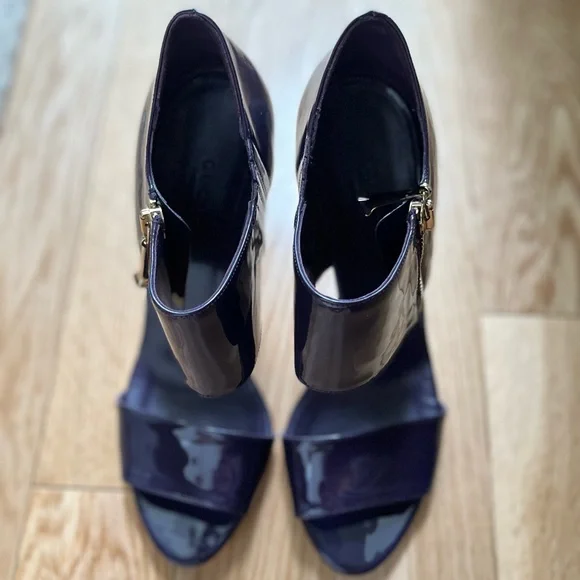 NWOT GUCCI purple patent leather high-heel sandals - Picture 2 of 7